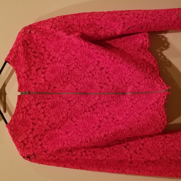 Alice + Olive - Picture 1 of 2